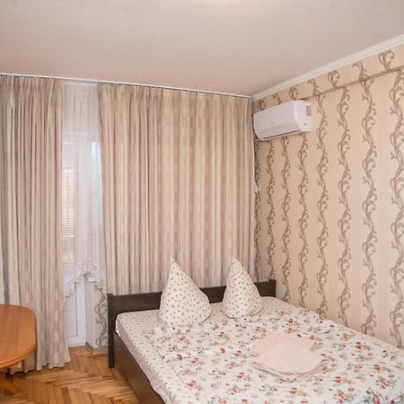 1 Room Apart On Str. Ukrainskaya 34 Zaporizhia Exterior foto