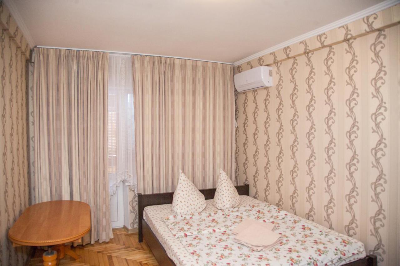 1 Room Apart On Str. Ukrainskaya 34 Zaporizhia Exterior foto